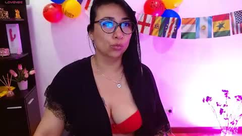 Snapshot of karime_lee chatting on June 23, 2026, 10:13 am karime lee online show from June 23, 2026, 10:13 am