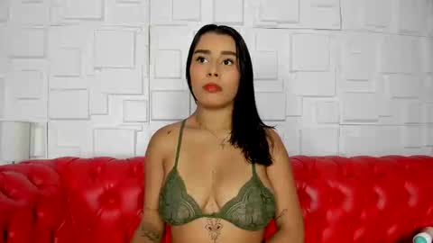 Snapshot of karina_aurora chatting on February 6, 2025, 11:15 pm karina_aurora online show from February 6, 2025, 11:15 pm