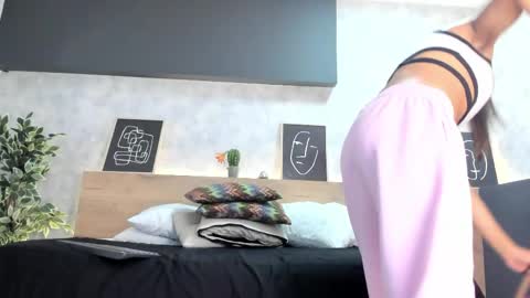 Snapshot of karina_gomez_18 chatting on May 14, 2026, 10:44 am Kari online show from May 14, 2026, 10:44 am