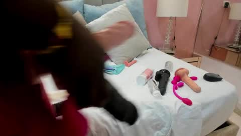 Karina online show from June 7, 2026, 8:23 pm