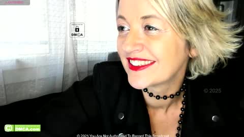 Snapshot of karinabrando chatting on September 29, 2025, 9:03 am karinabrando online show from September 29, 2025, 9:03 am