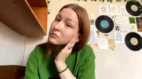 Karina online show from April 25, 2026, 8:17 am