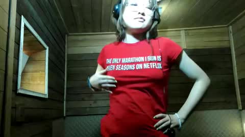 Snapshot of karindesisto chatting on November 29, 2025, 3:42 am Elisa online show from November 29, 2025, 3:42 am