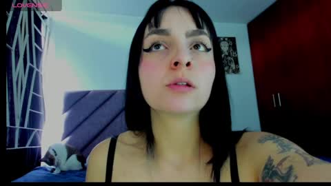 KARINNA  RAVEN online show from June 1, 2026, 6:53 pm