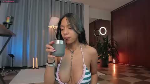 Snapshot of karinnixx chatting on July 31, 2026, 4:39 pm Karin online show from July 31, 2026, 4:39 pm