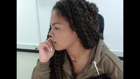 Snapshot of karla_cg chatting on February 22, 2025, 7:47 pm karla_cg online show from February 22, 2025, 7:47 pm