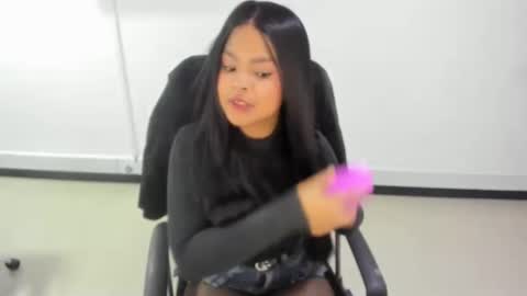 Snapshot of karla_cg chatting on October 9, 2025, 7:56 pm karla_cg online show from October 9, 2025, 7:56 pm