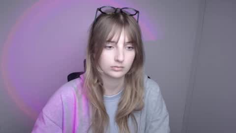 Snapshot of karla_flower chatting on September 13, 2025, 10:59 am Karla online show from September 13, 2025, 10:59 am