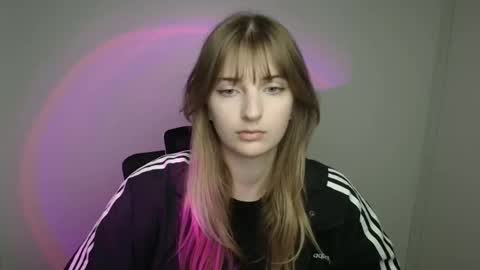 Snapshot of karla_flower chatting on September 21, 2025, 11:12 am Karla online show from September 21, 2025, 11:12 am