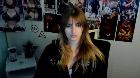 Snapshot of karla_flower chatting on October 22, 2025, 12:16 pm Karla online show from October 22, 2025, 12:16 pm