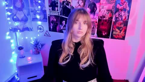 Karla online show from October 23, 2025, 6:45 am