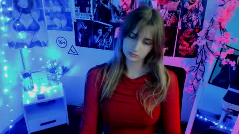 Snapshot of karla_flower chatting on November 18, 2025, 7:13 am Karla online show from November 18, 2025, 7:13 am