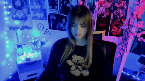 Snapshot of karla_flower chatting on November 22, 2025, 1:32 pm Karla online show from November 22, 2025, 1:32 pm