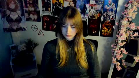 Snapshot of karla_flower chatting on November 30, 2025, 7:01 am Karla online show from November 30, 2025, 7:01 am