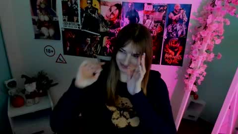 Snapshot of karla_flower chatting on December 18, 2025, 1:39 pm Karla online show from December 18, 2025, 1:39 pm