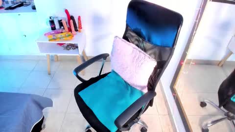 Snapshot of karla_gonzaless chatting on January 15, 2026, 6:22 pm Karla Gonzaless online show from January 15, 2026, 6:22 pm