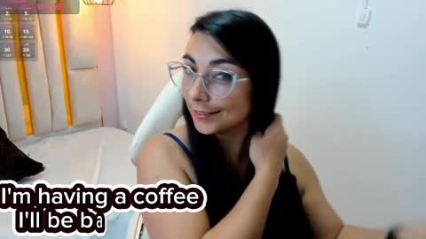 Snapshot of karla_hernandez chatting on January 15, 2025, 11:00 am Karla online show from January 15, 2025, 11:00 am