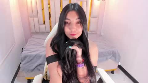 Snapshot of karla_hernandez chatting on February 13, 2025, 5:01 pm Karla online show from February 13, 2025, 5:01 pm