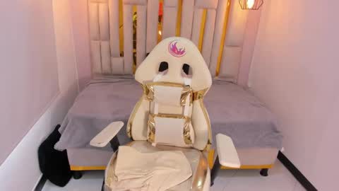 Snapshot of karla_hernandez chatting on February 15, 2025, 5:28 pm Karla online show from February 15, 2025, 5:28 pm