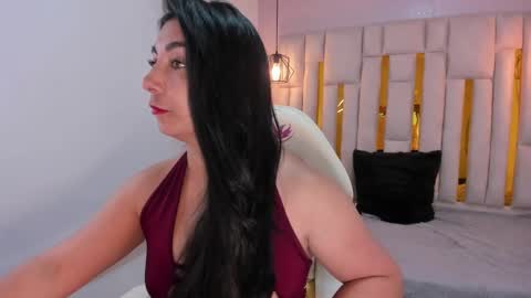 Snapshot of karla_hernandez chatting on February 19, 2025, 11:06 am Karla online show from February 19, 2025, 11:06 am