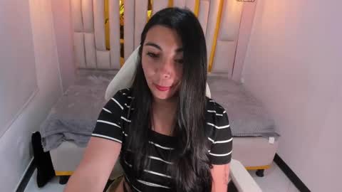 Snapshot of karla_hernandez chatting on March 12, 2025, 5:07 pm Karla online show from March 12, 2025, 5:07 pm