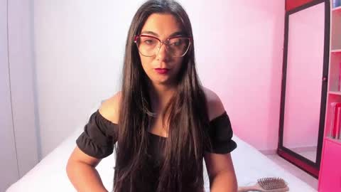 Karla  online show from June 5, 2026, 10:43 am