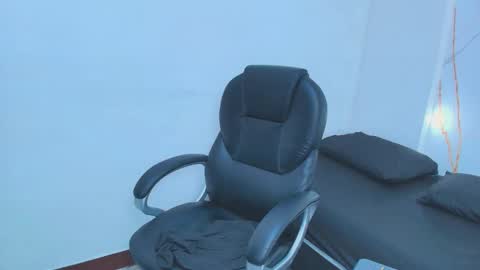 karla_hilton1 online show from November 20, 2025, 11:32 am