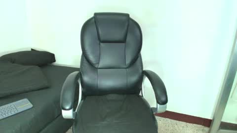 karla_hilton1 online show from April 30, 2026, 10:54 am