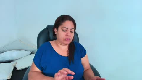 karla_hilton1 online show from May 2, 2026, 1:16 pm
