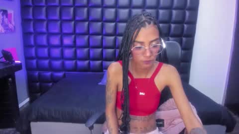 karlaslutskinny__ online show from May 1, 2026, 3:00 am