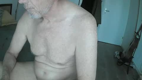 Snapshot of karledgar33 chatting on January 11, 2025, 8:33 am Karl online show from January 11, 2025, 8:33 am