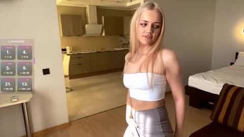 Olivia online show from October 4, 2025, 7:06 am