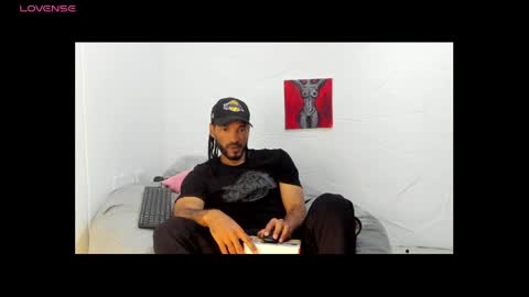 Snapshot of karlmarley1 chatting on April 2, 2026, 11:13 pm Karl online show from April 2, 2026, 11:13 pm