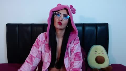 Snapshot of karlota_hank chatting on May 27, 2026, 4:20 am Karlis online show from May 27, 2026, 4:20 am