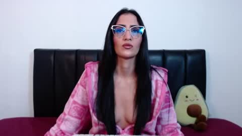Snapshot of karlota_hank chatting on June 19, 2026, 6:40 am Karlis online show from June 19, 2026, 6:40 am
