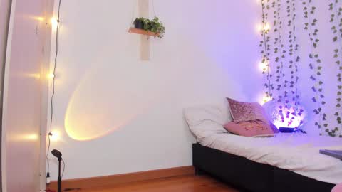 Snapshot of karlye_5 chatting on December 10, 2024, 5:55 pm Karlye online show from December 10, 2024, 5:55 pm