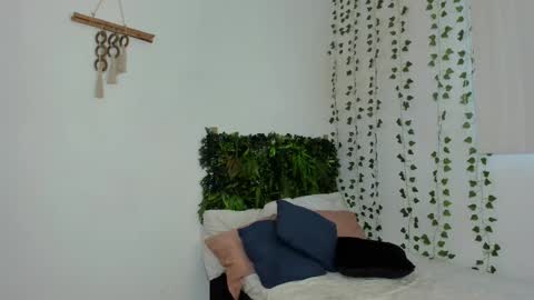 Snapshot of karlye_5 chatting on February 11, 2025, 11:32 am Karlye online show from February 11, 2025, 11:32 am