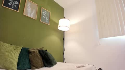 Snapshot of karlye_5 chatting on September 12, 2025, 1:11 pm Karlye online show from September 12, 2025, 1:11 pm