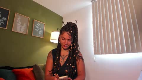 Snapshot of karlye_5 chatting on November 10, 2025, 4:50 pm Karlye online show from November 10, 2025, 4:50 pm