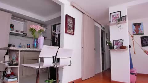 Karlye online show from December 4, 2025, 1:09 pm