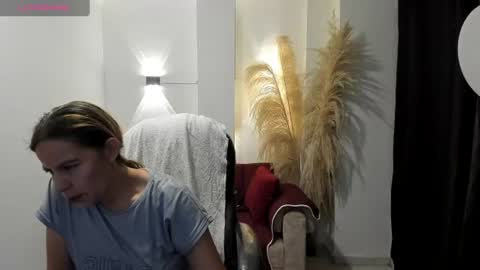 KARLYE online show from June 10, 2026, 2:45 am