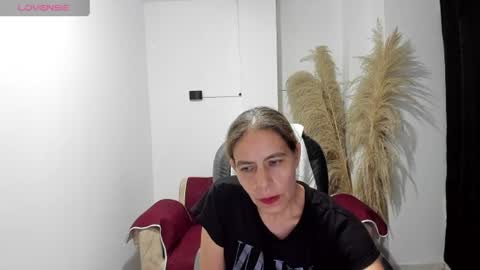 KARLYE online show from June 17, 2026, 2:58 am