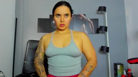 Snapshot of karlyjons_ chatting on March 5, 2025, 8:21 pm online show from March 5, 2025, 8:21 pm