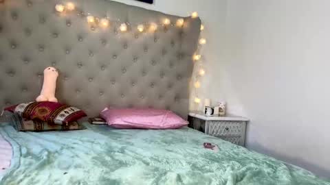 Snapshot of karmarosexx chatting on December 6, 2024, 6:59 am KarmaRosexx online show from December 6, 2024, 6:59 am