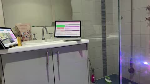 KarmaRosexx online show from January 7, 2025, 1:14 pm