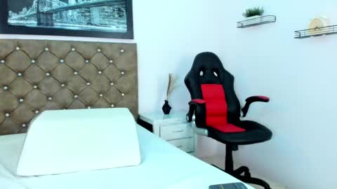 Snapshot of karol_deny chatting on June 4, 2026, 7:20 pm Karol D online show from June 4, 2026, 7:20 pm