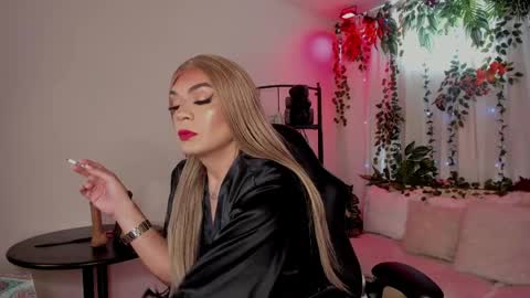 Snapshot of karol_elegance_ chatting on May 7, 2026, 1:16 pm karol online show from May 7, 2026, 1:16 pm