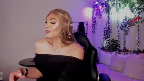 Snapshot of karol_elegance_ chatting on May 9, 2026, 1:27 pm karol online show from May 9, 2026, 1:27 pm