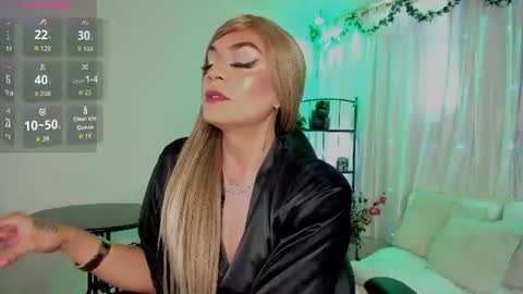 Snapshot of karol_elegance_ chatting on July 16, 2026, 1:28 pm karol online show from July 16, 2026, 1:28 pm