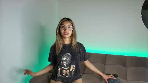 Snapshot of karol_goode chatting on October 28, 2025, 3:32 am karol_goode online show from October 28, 2025, 3:32 am